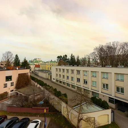 Quiet 3-bedroom Flat. Old Town. *