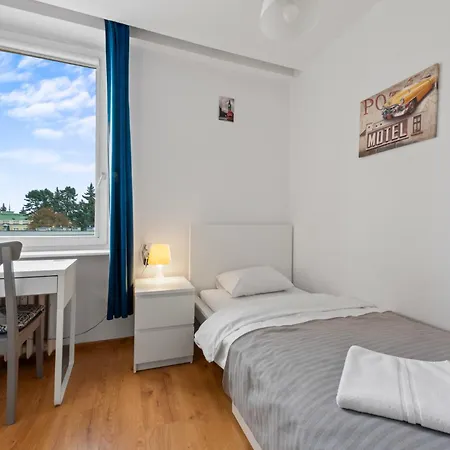 Quiet 3-bedroom Flat. Old Town. *