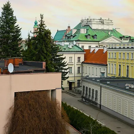 Apartment Quiet 3-bedroom Flat. Old Town.
